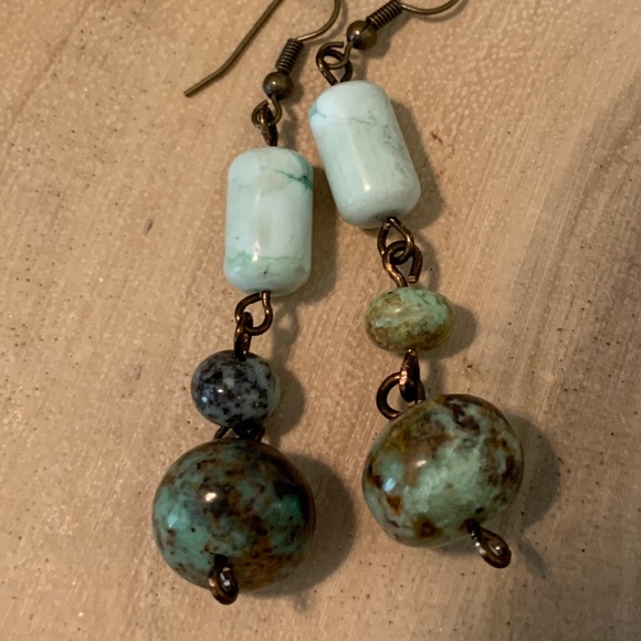 Green opal and Pistachio Earrings - Picture 3 of 5